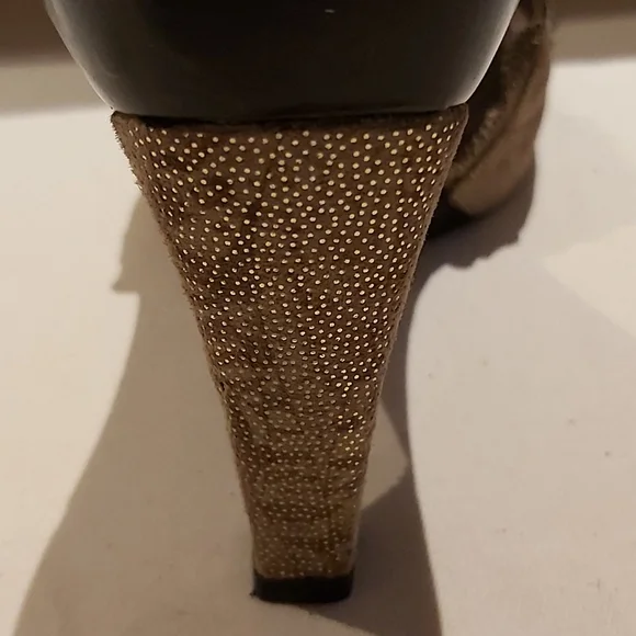 Stuart Weitzman Slide - Picture 3 of 5